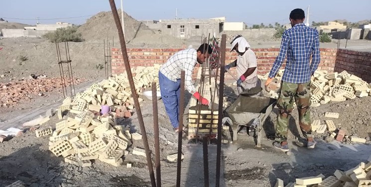 اربعینی‌ها برای دانش‌آموزان سیستان و بلوچستان مدرسه می‌سازند+عکس