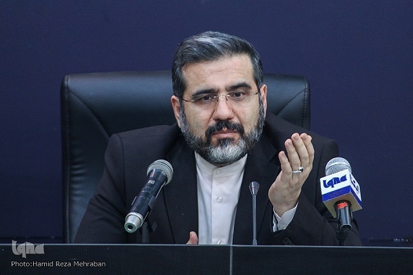 آیت‌الله ناصری، عرفان را مانع ورود به مسائل اجتماعی و سیاسی نمی‌دانست