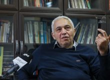 چراغ روشن «علم» برای بینش‌افزایی و زندگی انسانی
