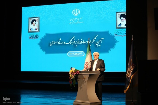 پرهیز از حذف سلیقه‌ای اهالی فرهنگ و هنر/ به جای الگوسازی، الگوسوزی کردیم