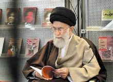دین اسلام و زبان فارسی از منظر رهبری دو ستون کشورند + صوت