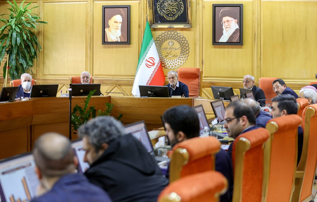 عبور از شرایط سخت تامین برق و گاز با همت مسئولان و همراهی مردم