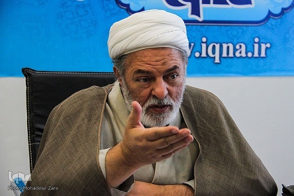 لزوم تقویت خودآگاهی فرهنگی برای مقابله با شیفتگی کاذب به فرهنگ غربی