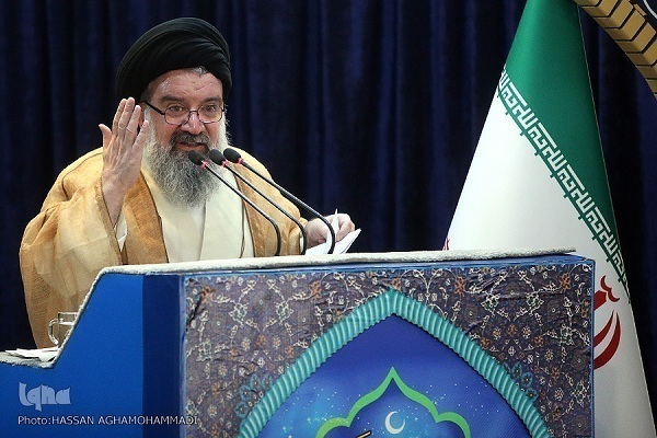 بیگانگان به دنبال تضعیف ارزش پول ملی هستند