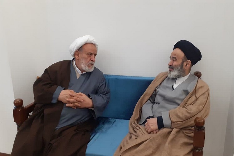 مردم سخنان ما را با رفتار و اخلاق عملی‌مان مقایسه می‌کنند