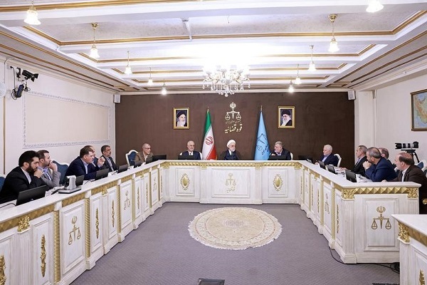 قانون باید برای همگان فصل‌الخطاب باشد