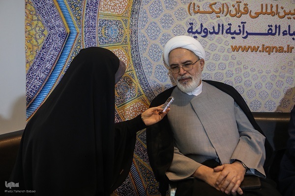 حجاب معاصرت مانع از شناخت عمیق امثال استاد عبایی می‌شود + فیلم